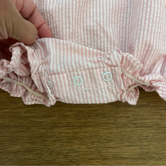 Samara Vintage Baby Romper Stripes with Flowers Seersucker Feel 6-12 Months - Picture 3 of 4